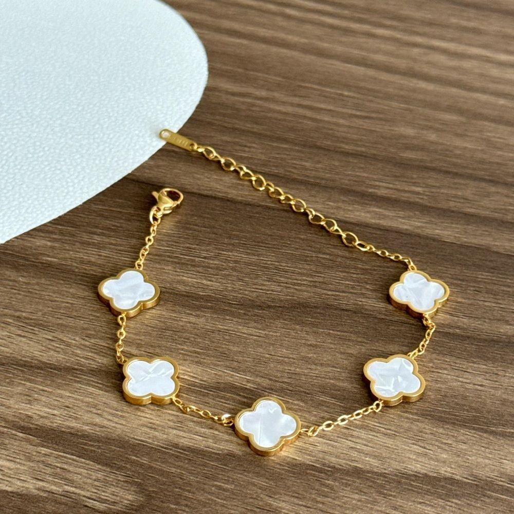 white flower bracelet Q195